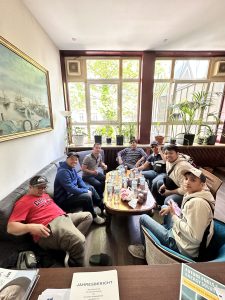 Philipinische Seeleute in unseren Clubraum